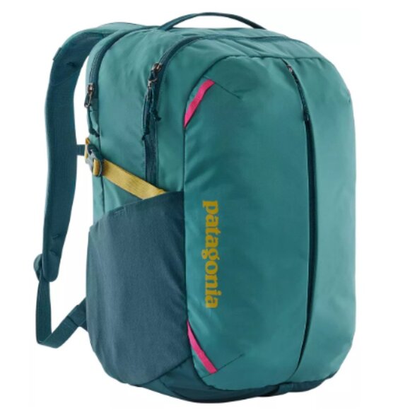 HOT BACKPACK Patagonia! Refugio 26L Best for Short Trip - Picture 1 of 6